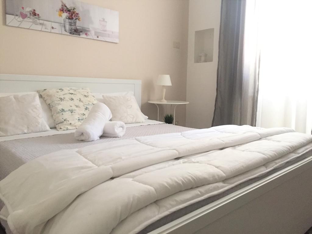 Bb Essenze Bed & Breakfast Palermo Eksteriør bilde